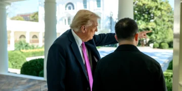 President Donald Trump hosts a bilateral lunch meeting with Ukrainian President Volodymyr Zelenskyy, October 17, 2025, Photo: The White House