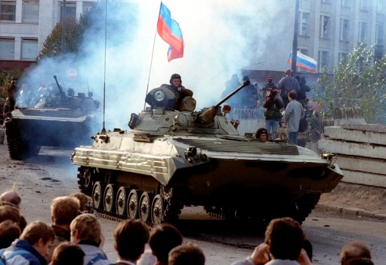 Commentary: Tanks or Ballots — the 1990s Choice That Made Russia and Ukraine What They Are – Independence Avenue Media